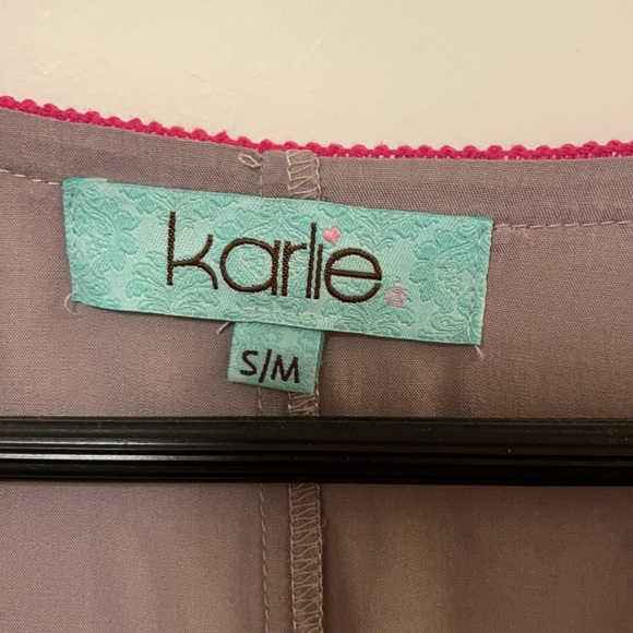 Tunic with cute tassel detail - Picture 2 of 4